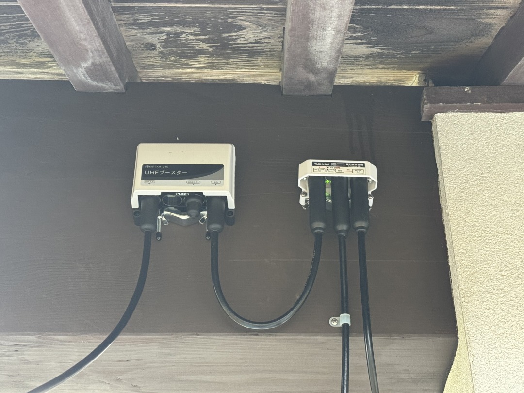 越前町S様邸の施工後ブースターの取り回しをきれいにすっきり