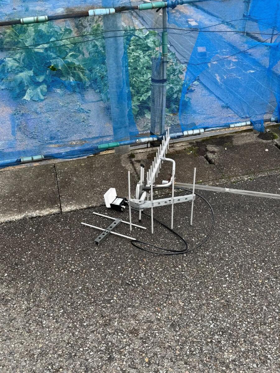 強風で落下し破損した八木式アンテナ（石川県金沢市M様邸）