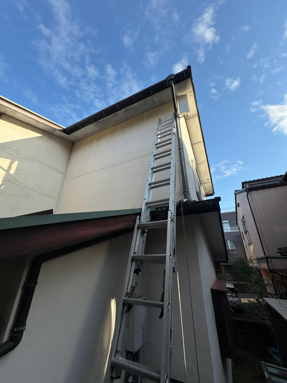 外壁に設置したデザインアンテナ