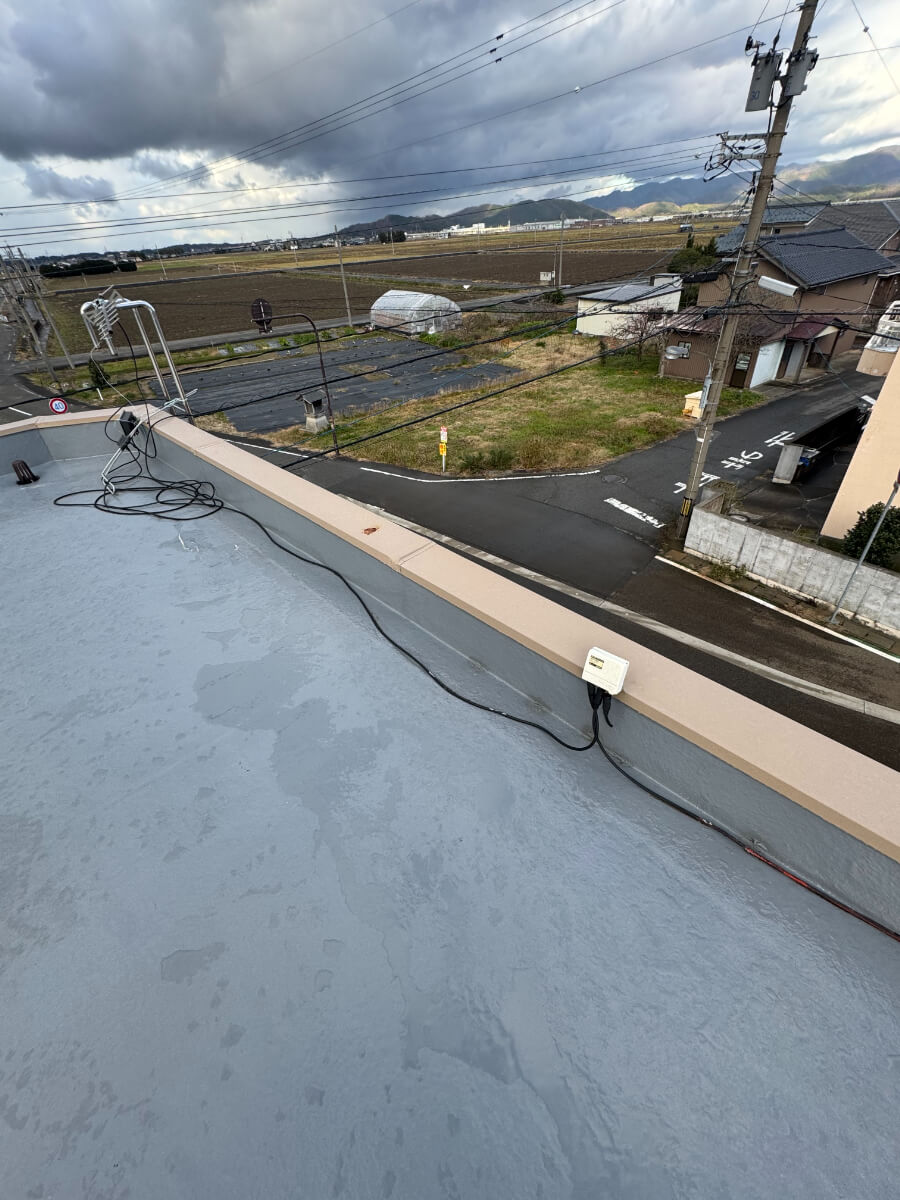 配線も整理し、機器が安全に運用できる状態へ改善