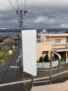 施工後の屋上全景（配線を整理し機器設置位置を見直した状態／滋賀県長浜市I様邸）