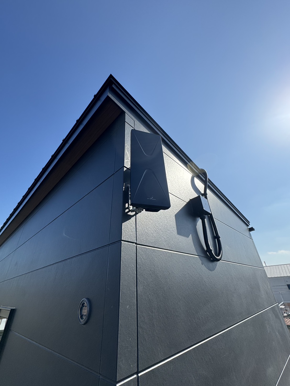 滋賀県大津市M様邸に設置したブラックのデザインアンテナ