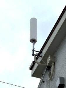 滋賀県栗東市 ユニコーンアンテナ設置後と配線処理の様子
