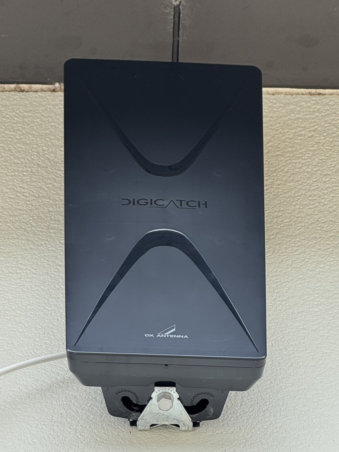 福井県美山町 デザインアンテナ ブラック 壁面設置 施工後