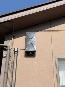 福井県福井市N様邸の外壁に設置したBLACKの地デジ用デザインアンテナ